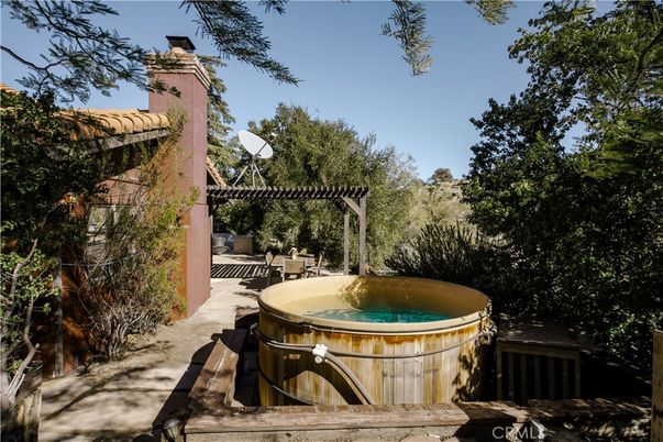 Exterior, Hot Tub, Pool