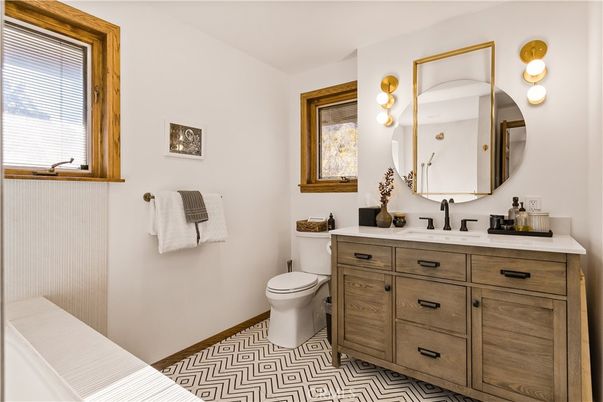 Bathroom, Dual Sink Vanities, Interior