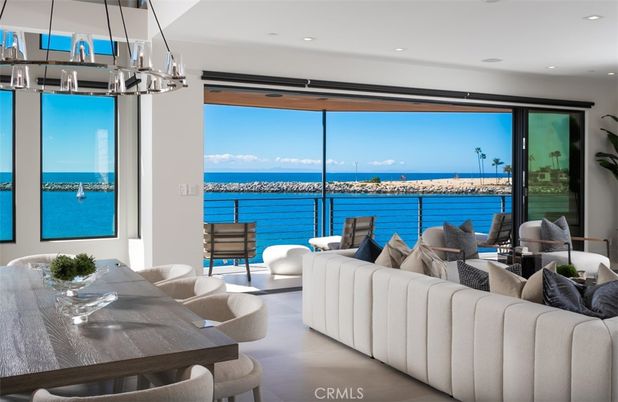 Dining room, Interior, Living room, Pendant Lights, Recessed Lighting, Water