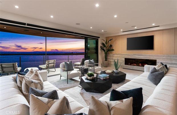 Fireplace, Interior, Living room, Recessed Lighting, Water