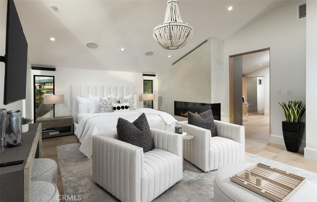 Bedroom, Fireplace, Interior, Pendant Lights, Recessed Lighting, Wood Texture Flooring