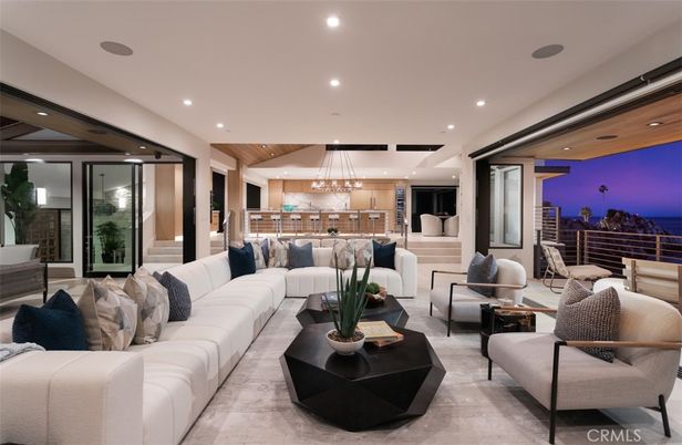 Interior, Kitchen, Living room, Pendant Lights, Recessed Lighting, Wooden Ceilings