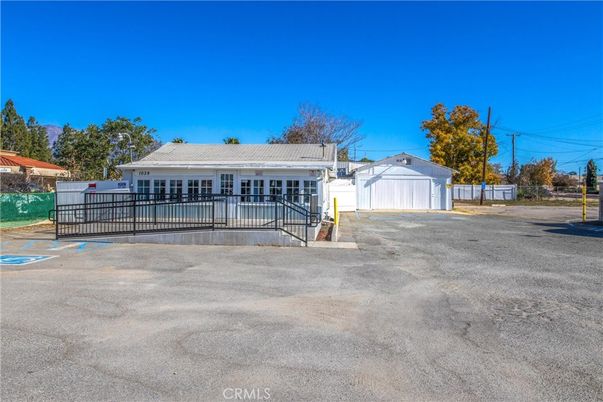 Backyard, Detached Garage, Exterior