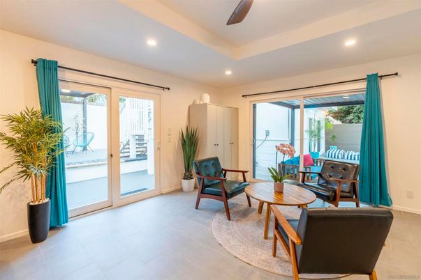 Interior, Living room, Recessed Lighting, Water