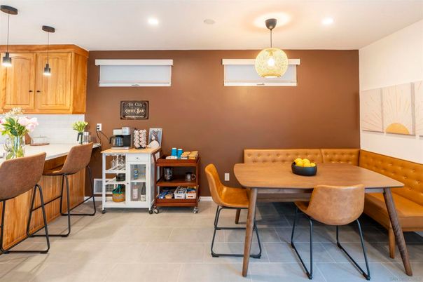 Dining room, Interior, Pendant Lights, Recessed Lighting
