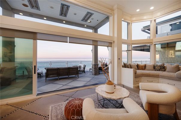 Interior, Living room, Recessed Lighting, Sun Room, Water