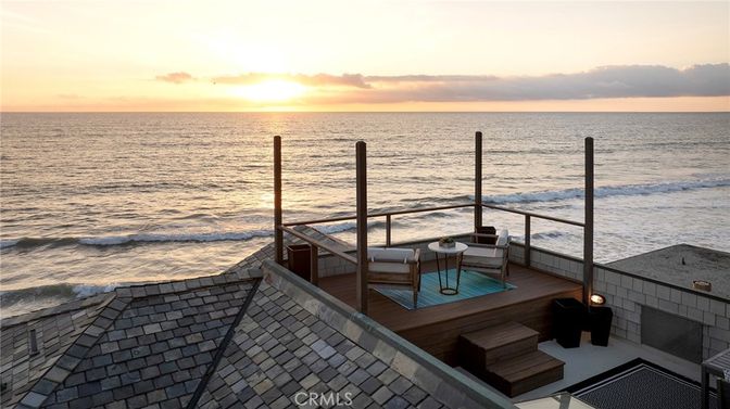 Exterior, Pool, Water