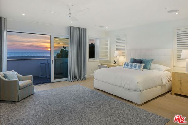 Bedroom, Interior, Recessed Lighting, Water, Wood Texture Flooring