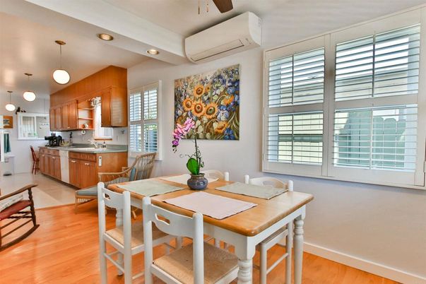Dining room, Interior, Kitchen, Pendant Lights, Recessed Lighting, Wood Texture Flooring