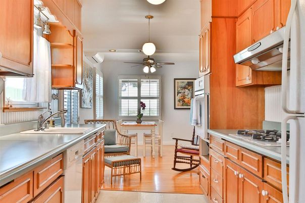 Dining room, Interior, Kitchen, Stainless Steel Appliances, Wood Texture Flooring