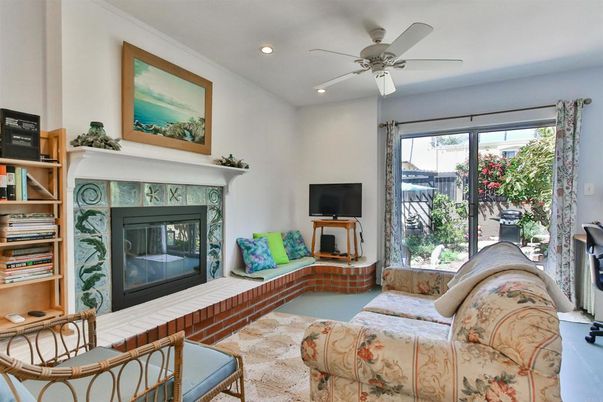 Fireplace, Interior, Living room, Recessed Lighting