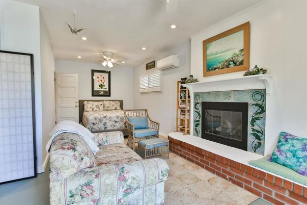 Fireplace, Interior, Living room, Recessed Lighting