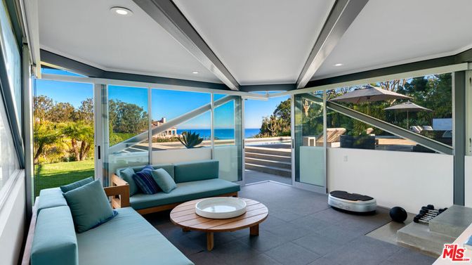 Interior, Living room, Recessed Lighting, Water