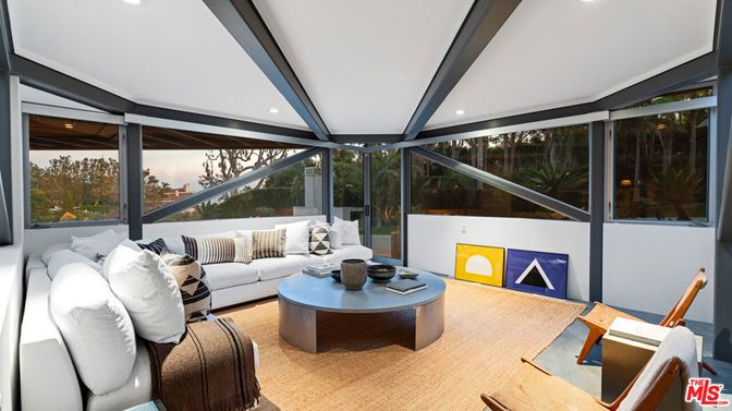 Interior, Living room, Recessed Lighting, Sun Room