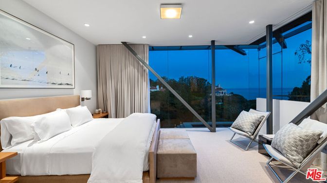 Bedroom, Interior, Recessed Lighting, Water