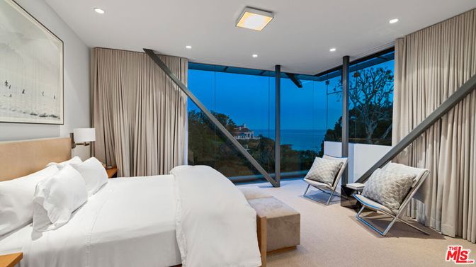 Bedroom, Interior, Recessed Lighting, Water