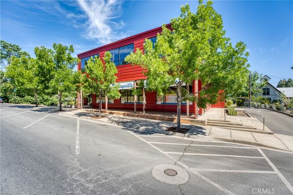 Exterior, Facade, None
