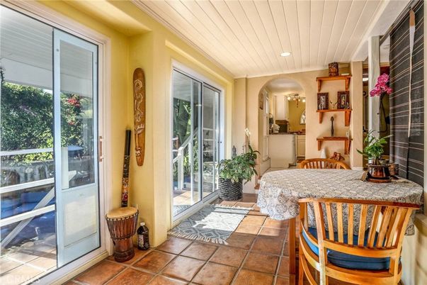 Dining room, Interior, Recessed Lighting