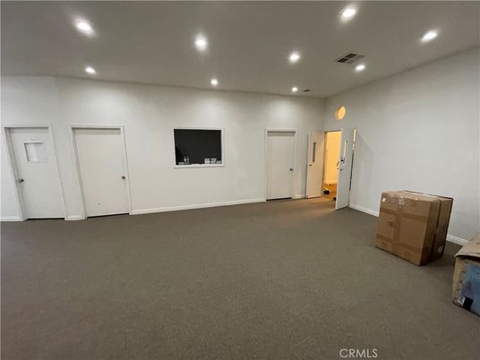 Empty room, Interior, Recessed Lighting