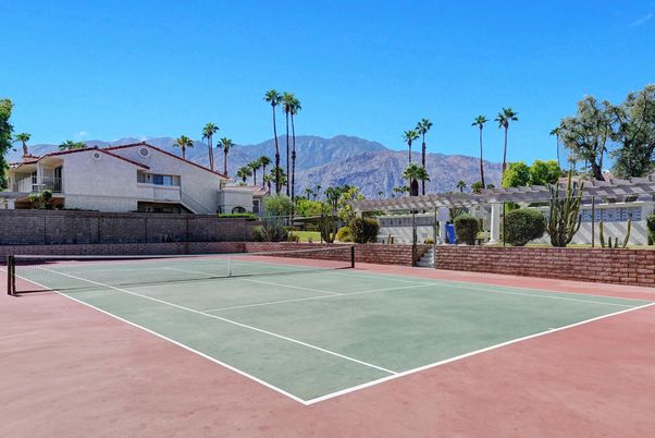 Exterior, Tennis Courts