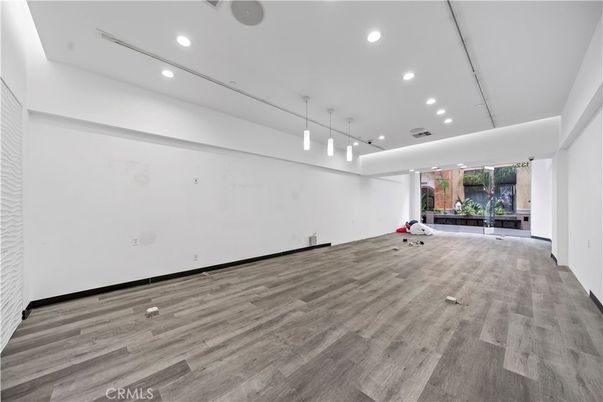 Interior, Pendant Lights, Recessed Lighting, Wood Texture Flooring