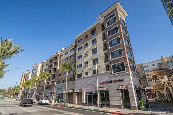 Exterior, Facade, Condo Building