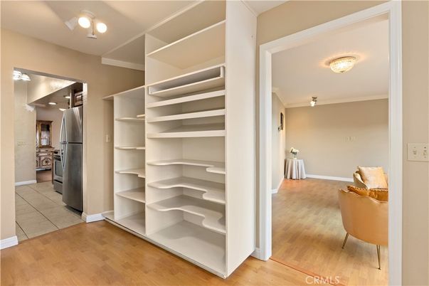 Interior, Walk-in Closets, Wood Texture Flooring