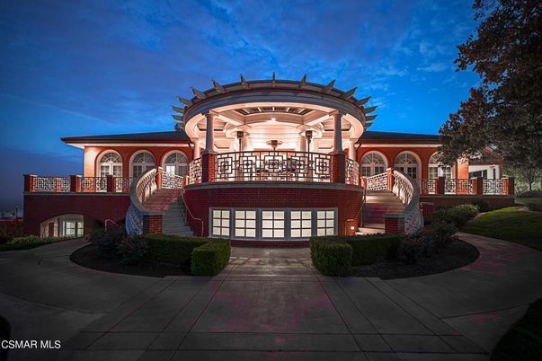 Attached, Exterior, Facade, Mediterranean