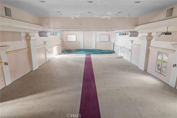 Empty room, Interior, Recessed Lighting