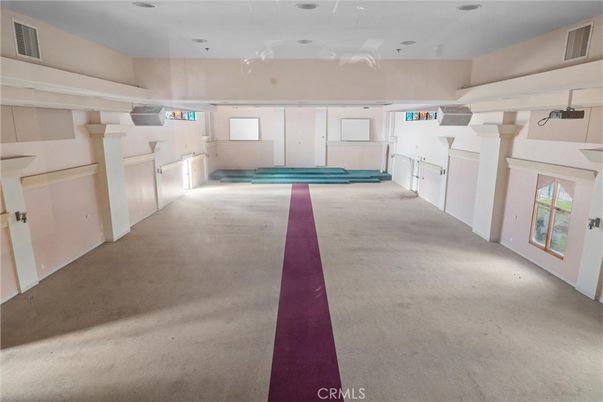 Empty room, Interior, Recessed Lighting