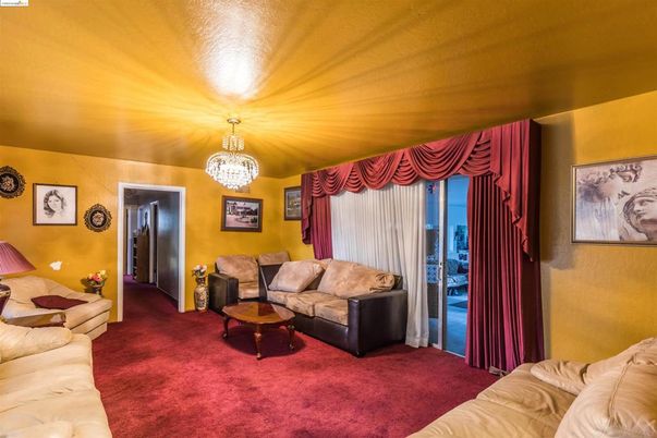 Chandelier, Interior, Living room