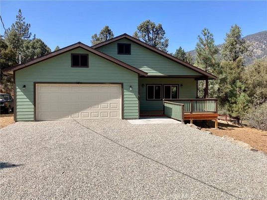 Attached, Exterior, Facade, American Craftsman