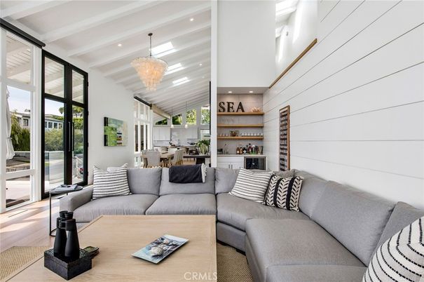 Chandelier, Dining room, Interior, Living room, Pendant Lights, Recessed Lighting, Wood Texture Flooring