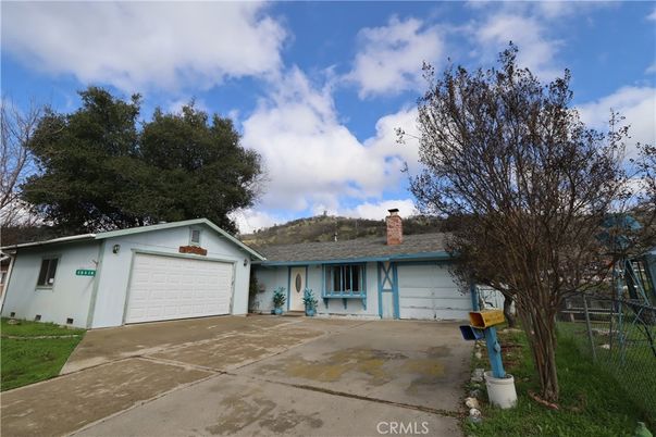 Attached, Exterior, Facade, Ranch