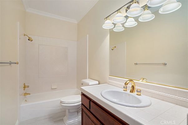 Bathroom, Interior, Tile Countertops