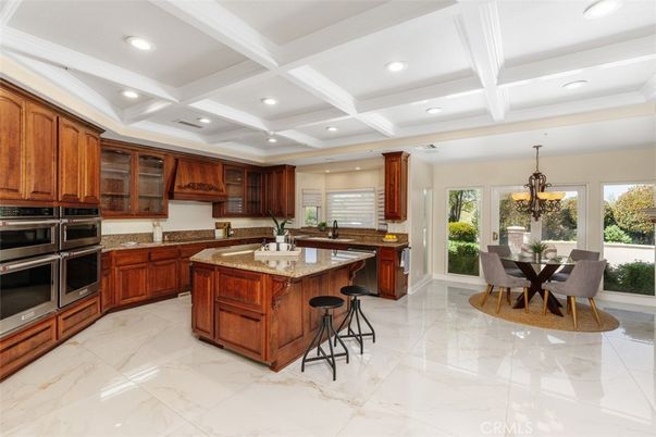 Chandelier, Dining room, Interior, Kitchen, Marble, Recessed Lighting, Stainless Steel Appliances