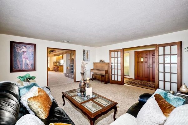Interior, Living room, Piano