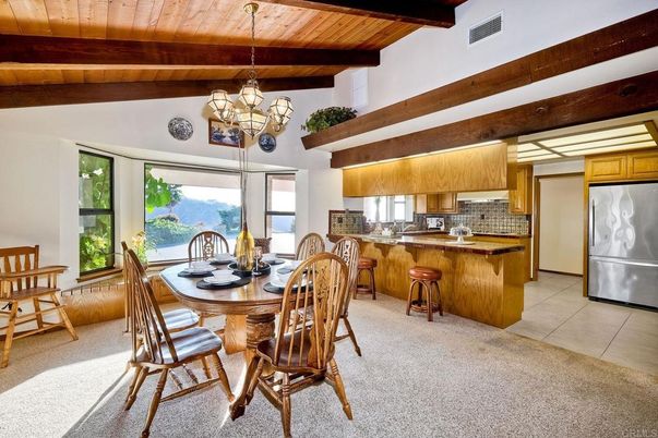 Chandelier, Dining room, Interior, Kitchen, Pendant Lights, Wooden Beams, Wooden Ceilings