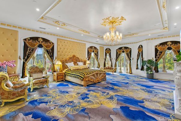 Bedroom, Chandelier, Interior, Recessed Lighting