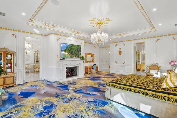 Chandelier, Fireplace, Interior, Recessed Lighting