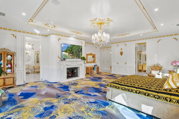 Chandelier, Fireplace, Interior, Recessed Lighting