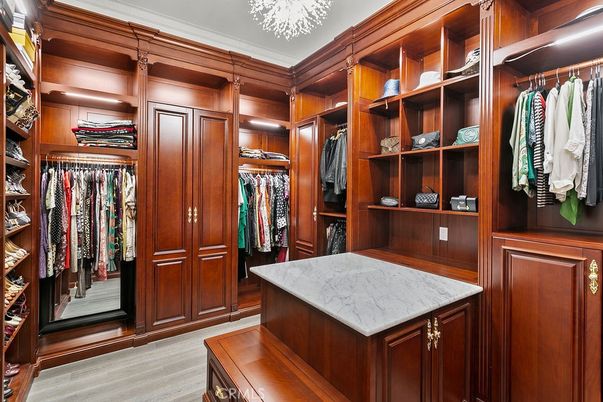 Interior, Walk-in Closets, Wood Texture Flooring