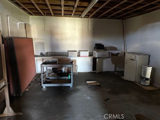 Interior, Washer, Wooden Beams