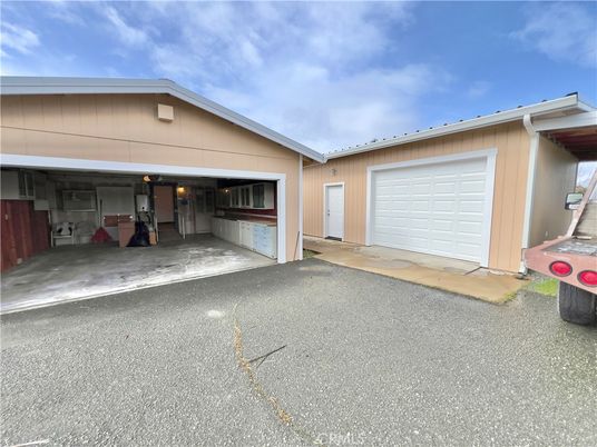 Detached Garage, Exterior