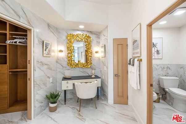Bathroom, Interior, Marble, Marble Walls, Recessed Lighting