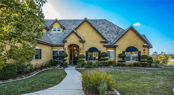 Backyard, Exterior, Facade, French Provincial
