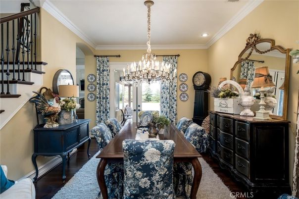 Chandelier, Dining room, Interior, Recessed Lighting, Wood Texture Flooring