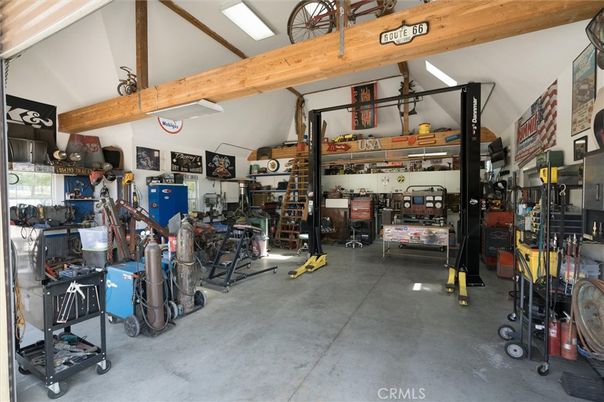 Fitness Equipment, Interior, Wooden Beams
