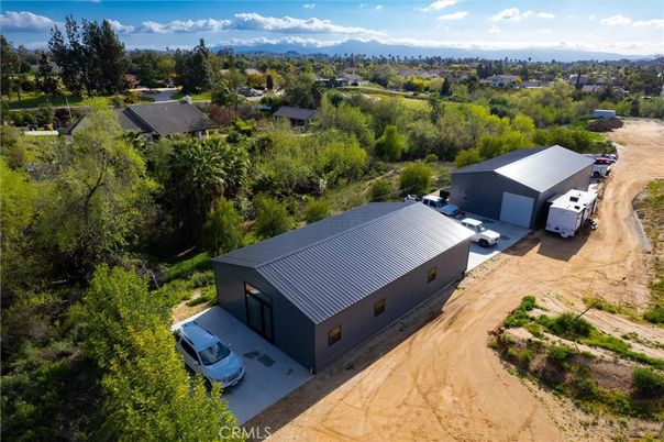 Exterior, Drone