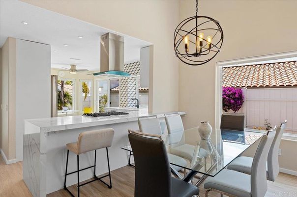 Chandelier, Dining room, Interior, Kitchen, Pendant Lights, Recessed Lighting, Wood Texture Flooring